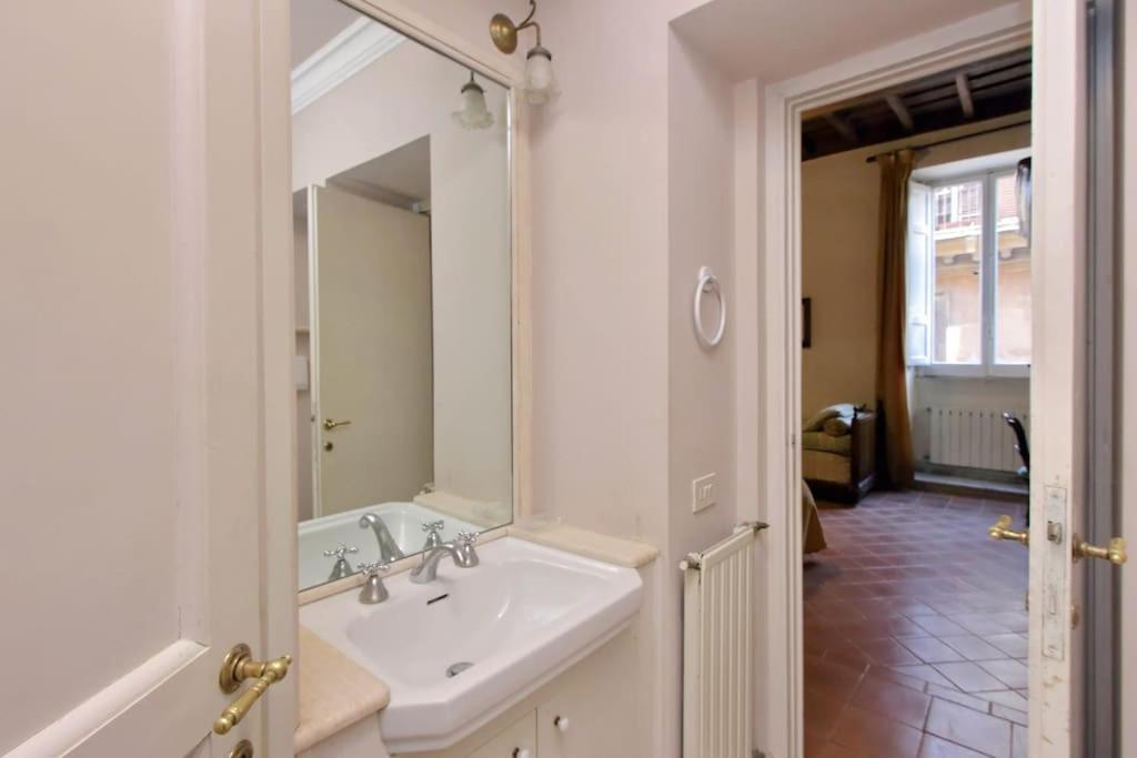 Navona Elegant Two Bedroom Apartment Rome Buitenkant foto