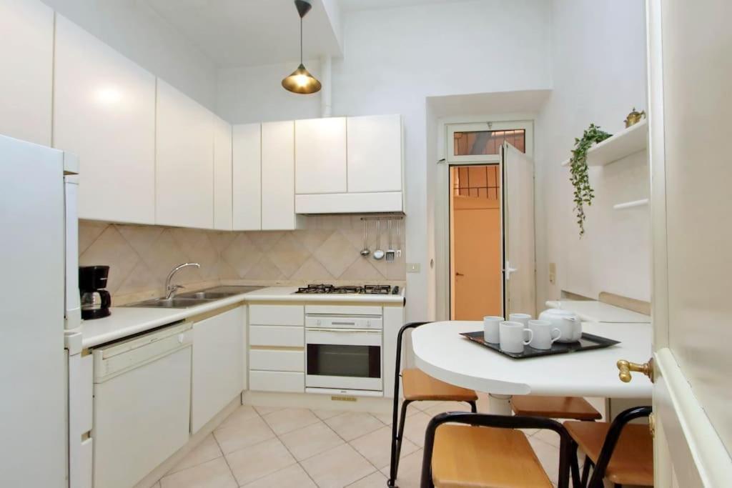 Navona Elegant Two Bedroom Apartment Rome Buitenkant foto